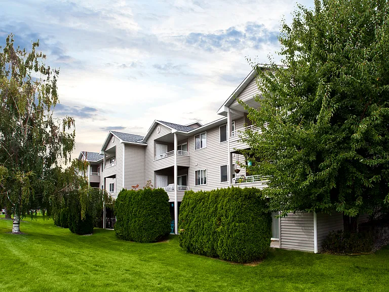 Ashton Apartments — Photo 64