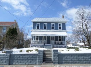 215 Lancaster Ave, Terre Hill, PA 17581