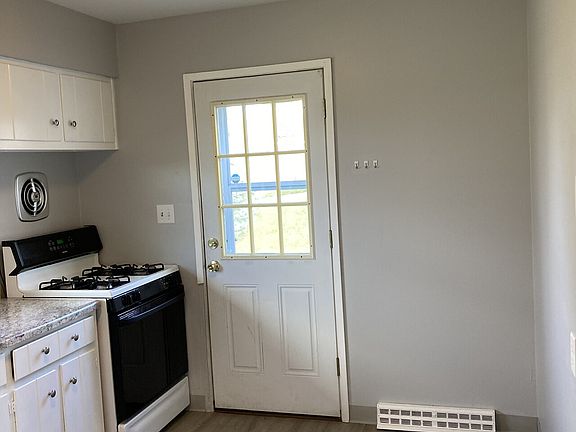 5th image of 1025 Vandenburg St #1025