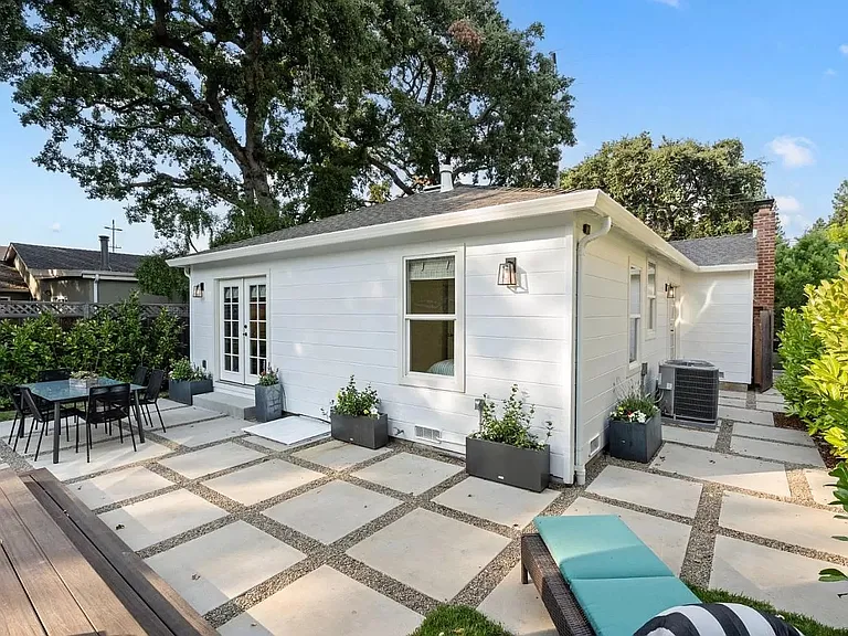 340 Nimitz Ave — Photo 8