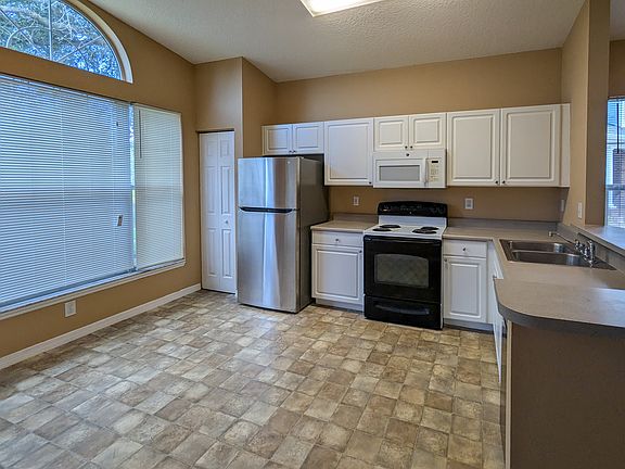 5th image of 26110 Harbour Vista Cir