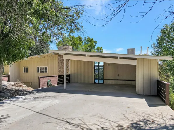 5102 Medina Rd, Woodland Hills, CA 91364