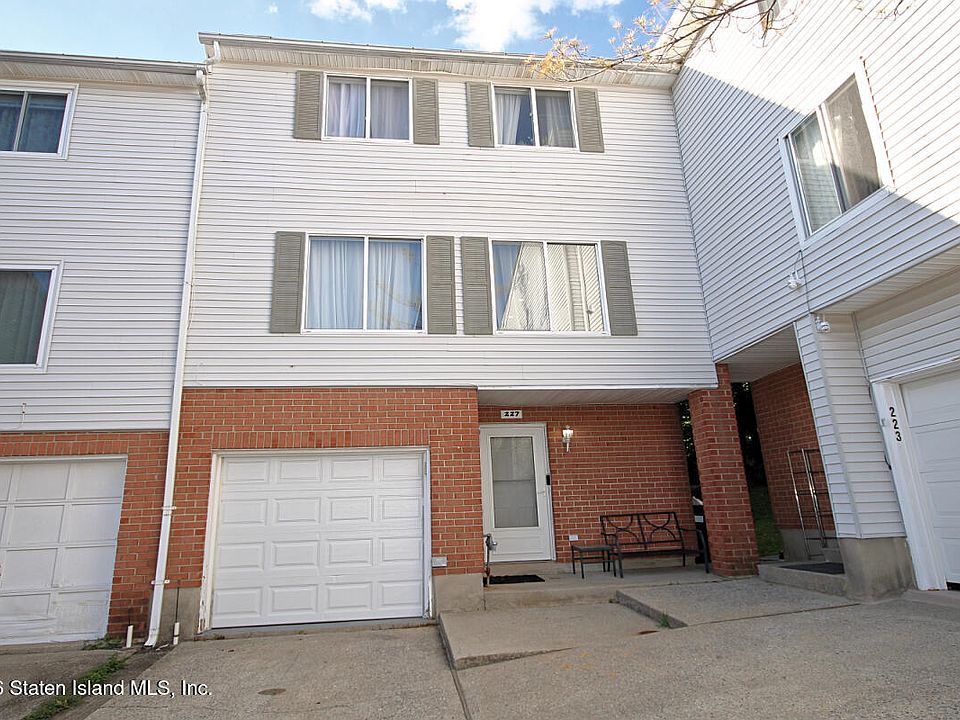 1st image of 227 Emily Ln