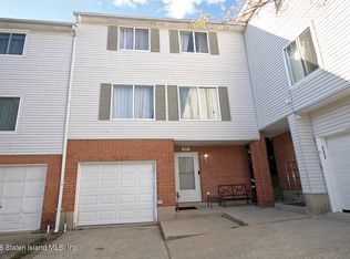 227 Emily Ln, Staten Island, NY 10312