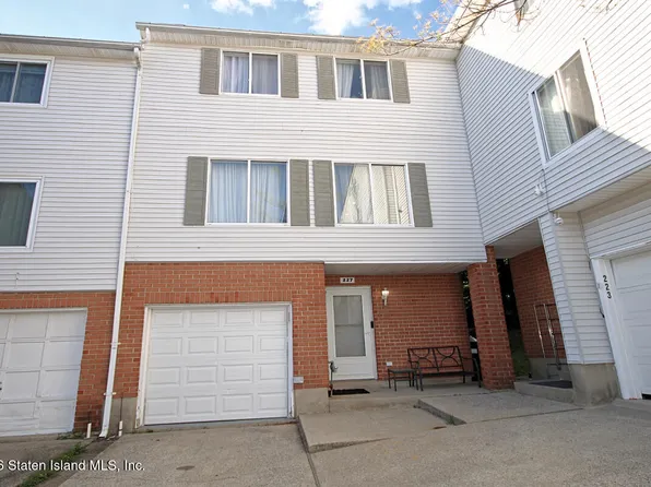 227 Emily Ln, Staten Island, NY 10312