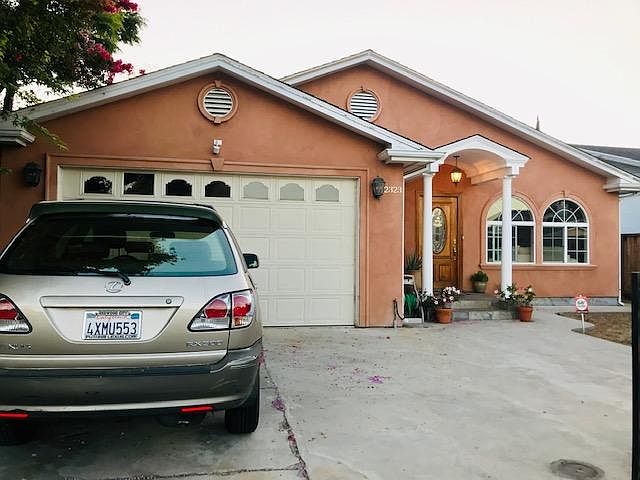 1st image of 2323 Pulgas Ave