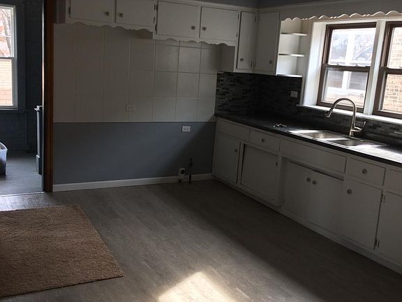 3rd image of 11921 S Stewart Ave #2