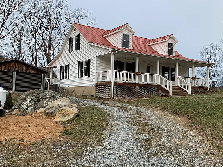 7176 Comers Rock Rd — Photo 3