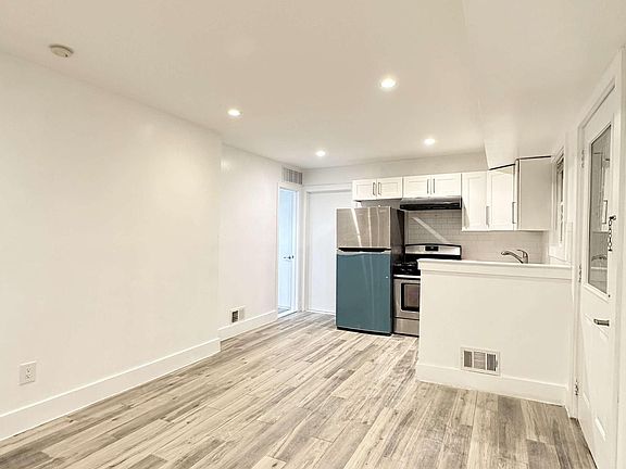 2nd image of 493 Travis Ave #1F