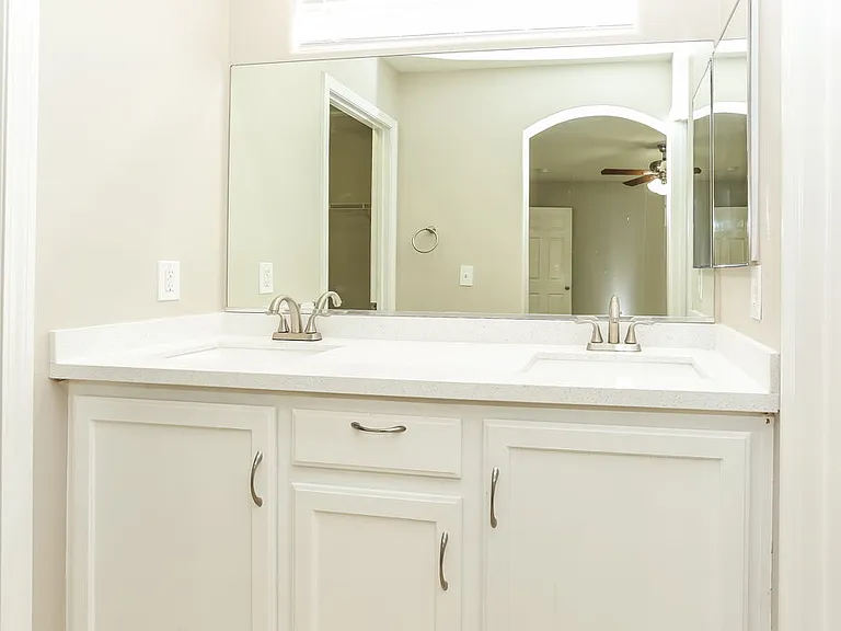 8329 Wildwood Glen Dr — Photo 10