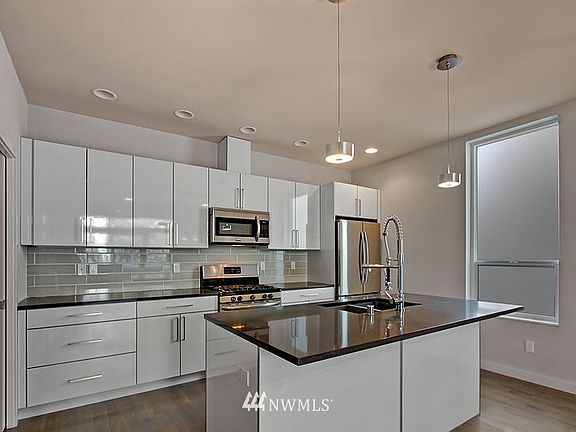 4th image of 1521 A NW 64th Street