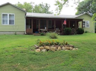 820 N Alanthus Ave, Stanberry, MO 64489