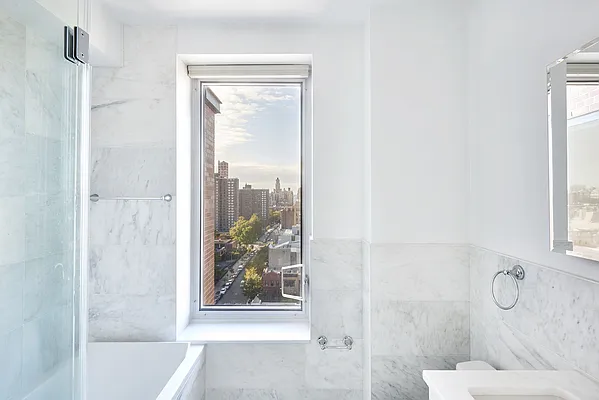 Sold by Warburg | media 25