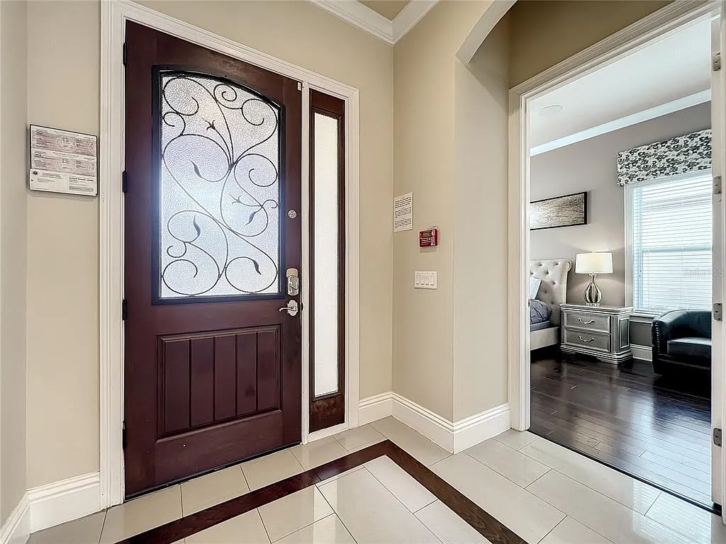 7 bed, 7.5 bath, 4353 sqft, $6,500 — Photo 4