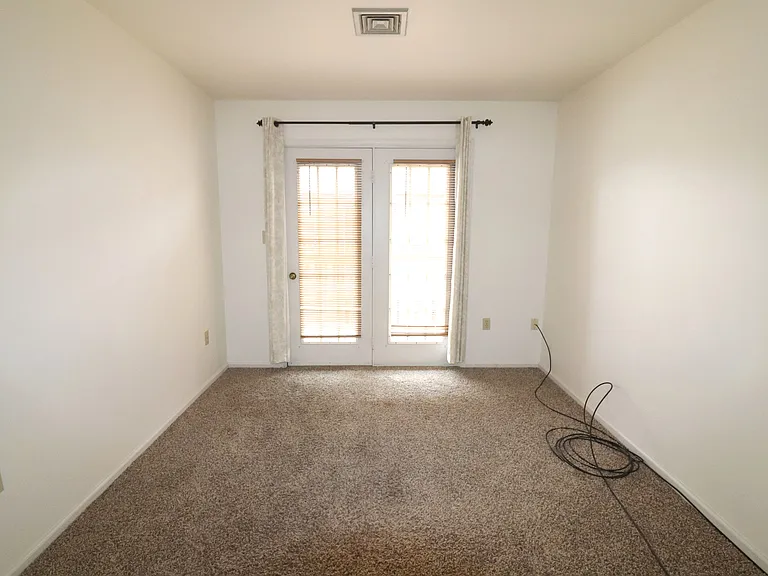 1530 W Main St #I — Photo 11