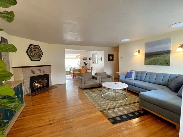 307 Del Norte Ln, Brookings, OR 97415