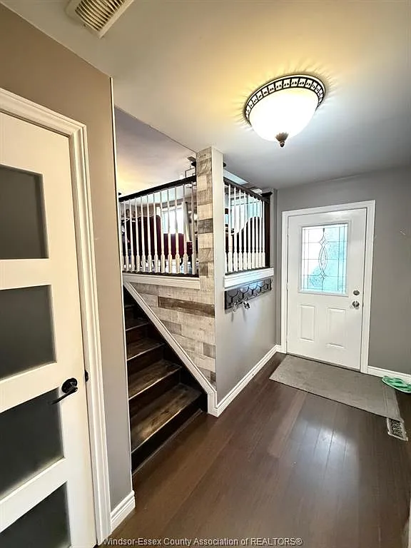 3 bed, 1.5 bath, $2,499 — Photo 3