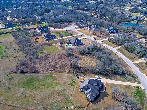 3rd image of 18012 Wigeon Trail Dr