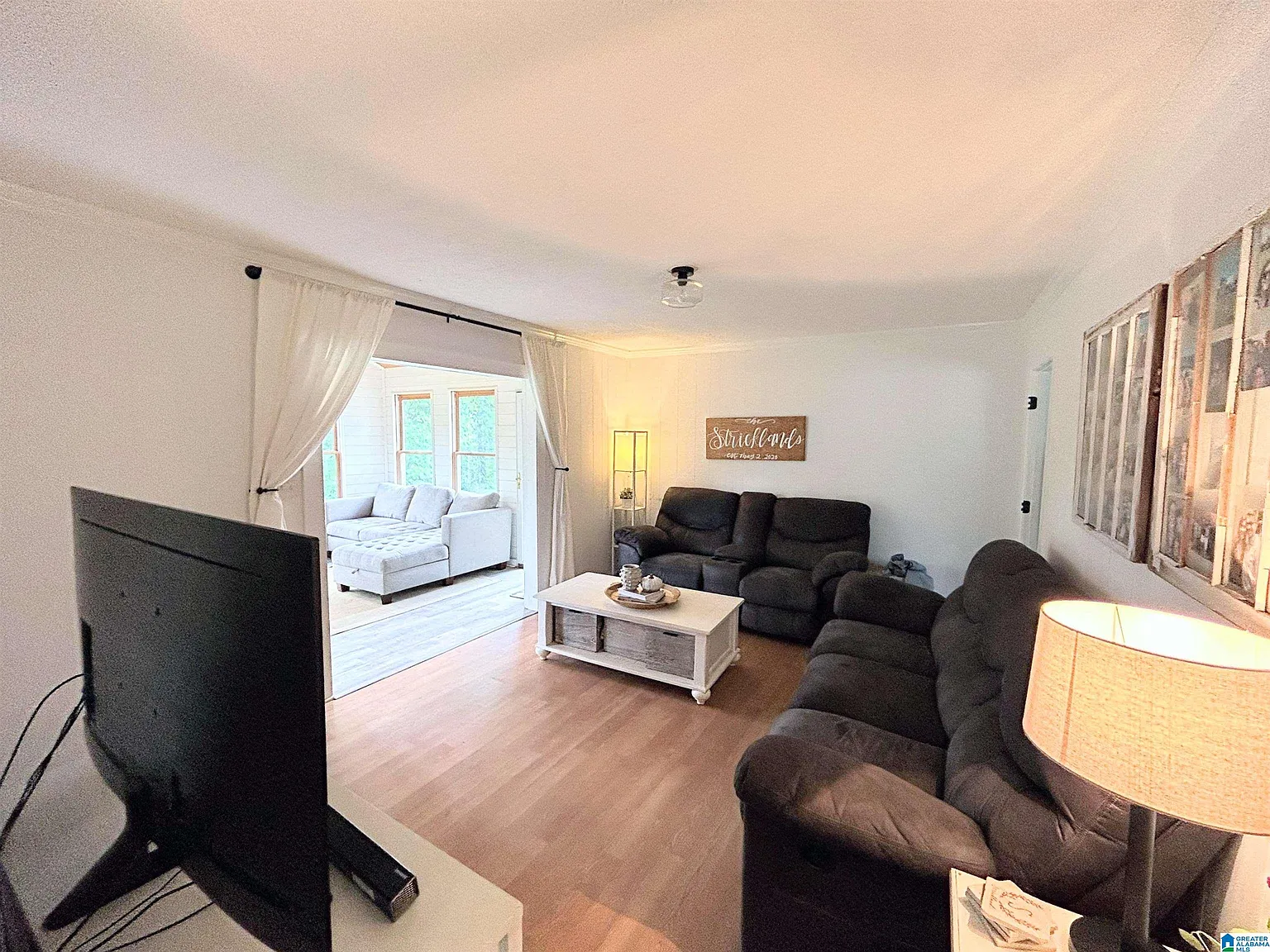 3 bed, 2.0 bath, 1406 sqft, $1,695 — Photo 2