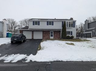 8046 Bamm Hollow Rd, Clay, NY 13041