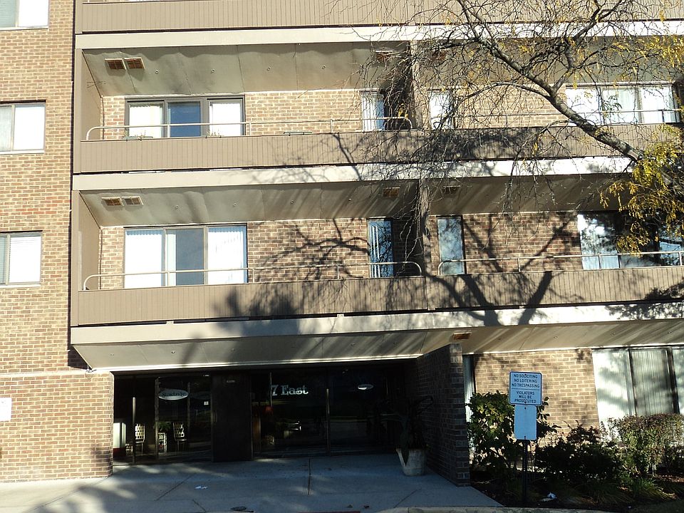 1st image of 7 E Carriageway Dr APT Penthouse 02
