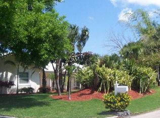 12 Bamboo Ln, Jupiter, FL 33458