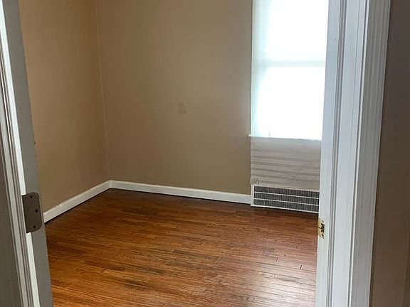 4th image of 34325 Stellwagen St