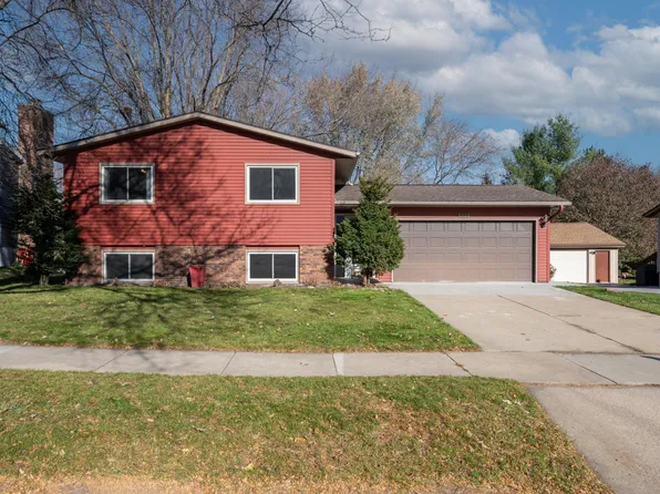 521 31st St NW, Rochester, MN 55901