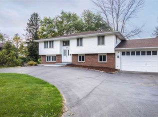 60 Red Bud Rd, Rochester, NY 14624