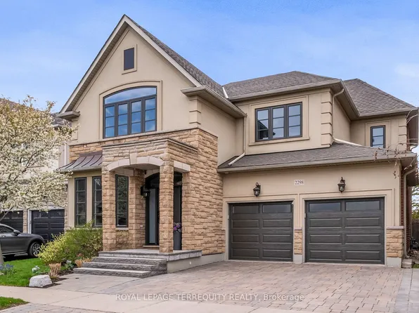 2298 Millstone Dr, Oakville, ON L6M 0H1