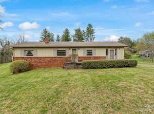 8 Robinwood Rd, Weaverville, NC 28787