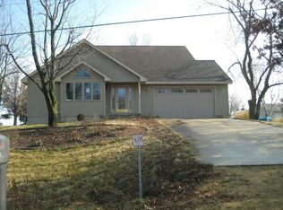 6395 S Oakwood Ln, Polo, IL 61064