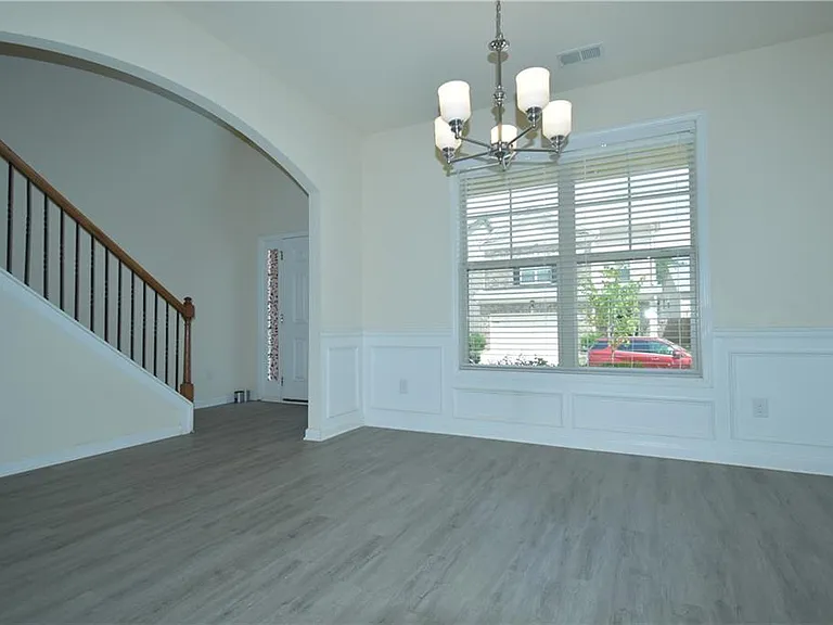 3094 Tofte Dr — Photo 2