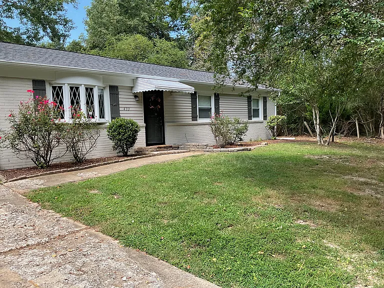 433 Queens Creek Rd — Photo 1