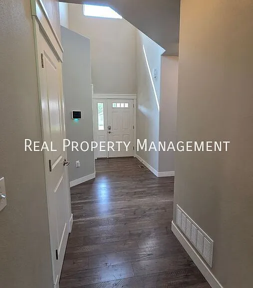 1223 E Esty Dr — Photo 8