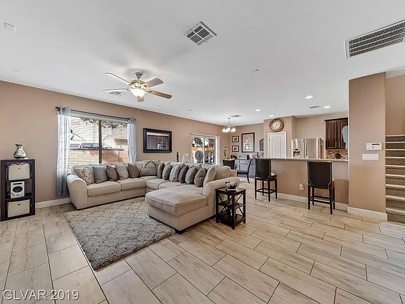 3rd image of 1308 Groom Ave