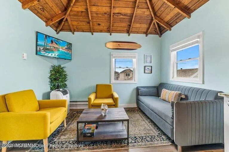 2 bed, $1,985 — Photo 1