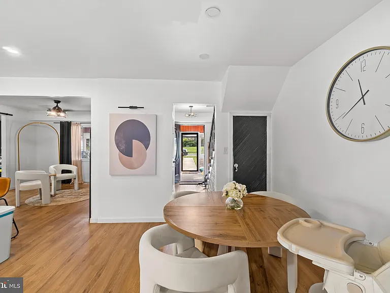 103 Holbrook Ln — Photo 13