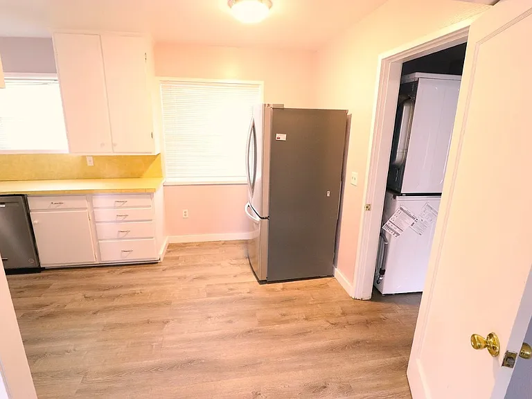 1690 Wilson St — Photo 9
