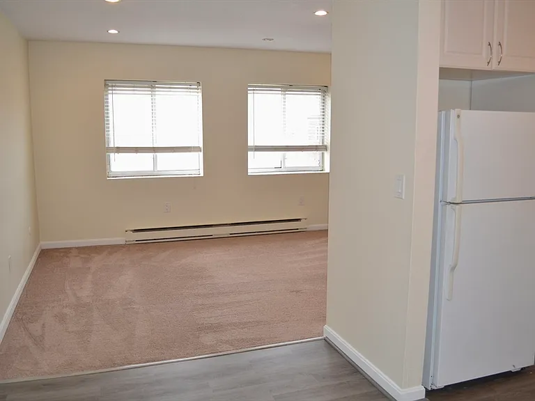 4 Universal St #12 — Photo 6