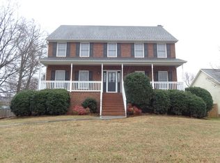946 George Place Dr, Kernersville, NC 27284