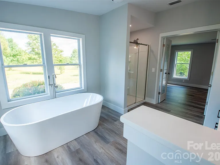 151 Scotsman Dr — Photo 10