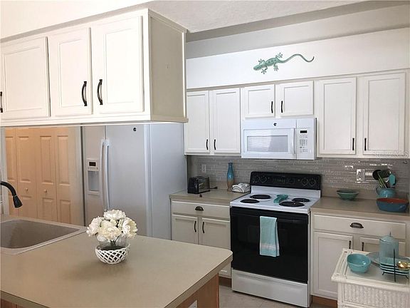 4th image of 802 Eagle Pond Dr #802