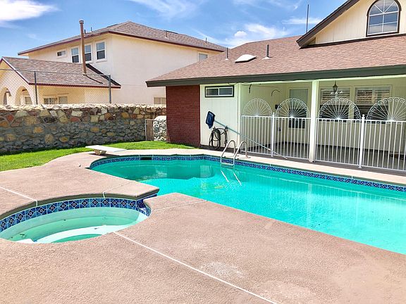 2nd image of 7576 Plaza Redonda Dr