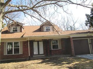 25 Gloria Ln, Saint Peters, MO