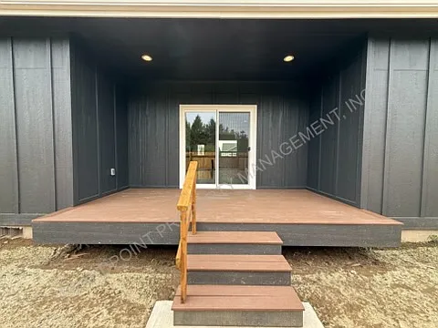611 W 2nd Ave — Photo 3