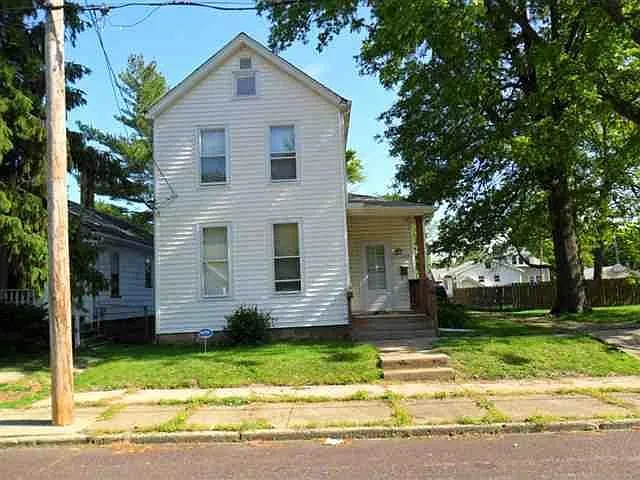 209 E Maywood Ave photo 1