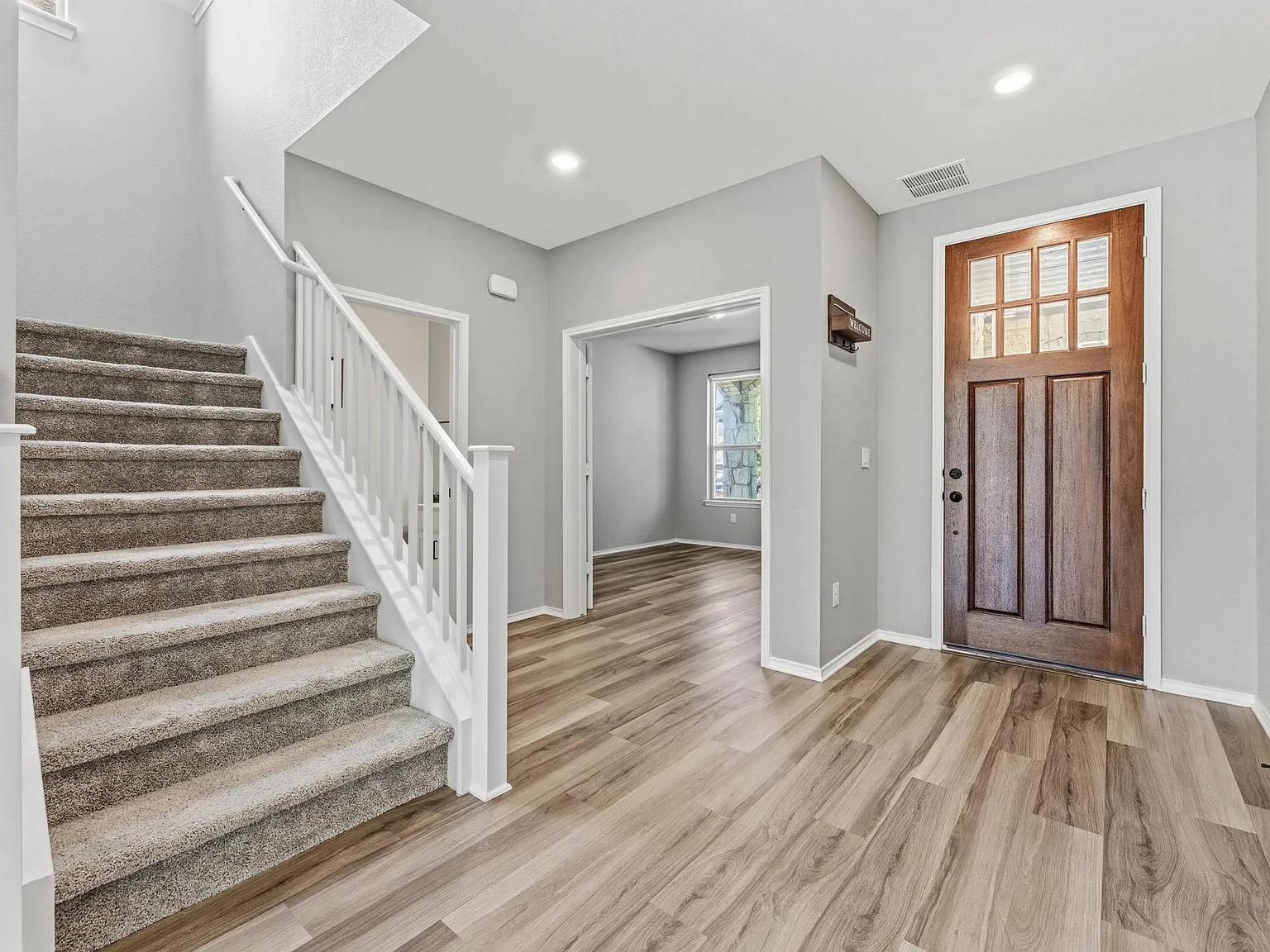3 bed, 2.5 bath, 2930 sqft, $3,000 — Photo 4