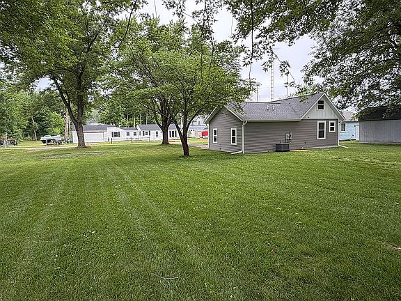 5th image of 24249 Draper Dr