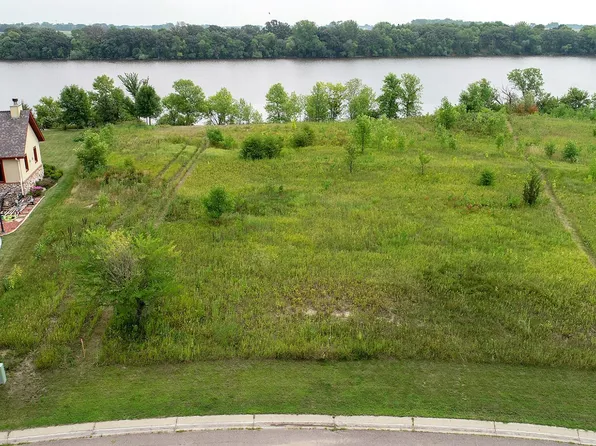 1165 W Shore Dr SW, Hutchinson, MN 55350